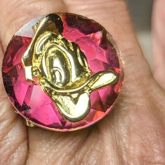 Wendy Gell Disney Donald Duck ring on a pink Swarovski headlight stone. - Picture 2 of 2